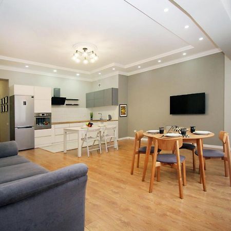 Perfect Spacious Apartment 356 Almaty Exterior foto