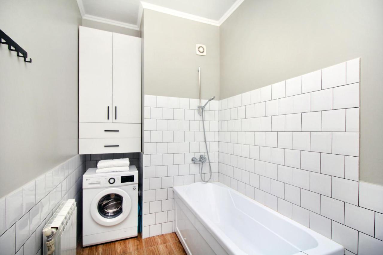 Perfect Spacious Apartment 356 Almaty Exterior foto